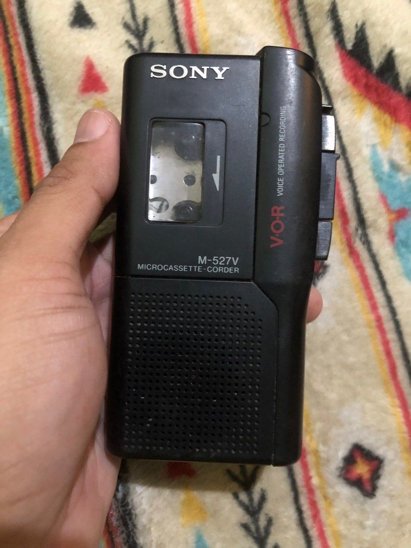 Defective Sony M-527V micro-cassette corder (Category: Portable Music Players) located in Quezon City. Submitted by markgolveo (Listing ID 1373660688, Image 1). Description: Defective Sony M-527V micro-cassette corder For repairs parts out With power All buttons seems working Motor not working not moving Audio out and mic working.