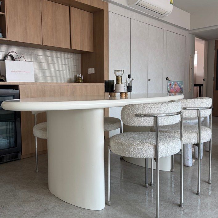 Dining Table Set (Category: Tables & Sets) located in Singapore. Submitted by mizziemazzie (Listing ID 1373595207, Image 1). Description: 1.8m dining table and chair set. One part of table has super glue stain, can be remove by thinner. Pls arrange own delivery .