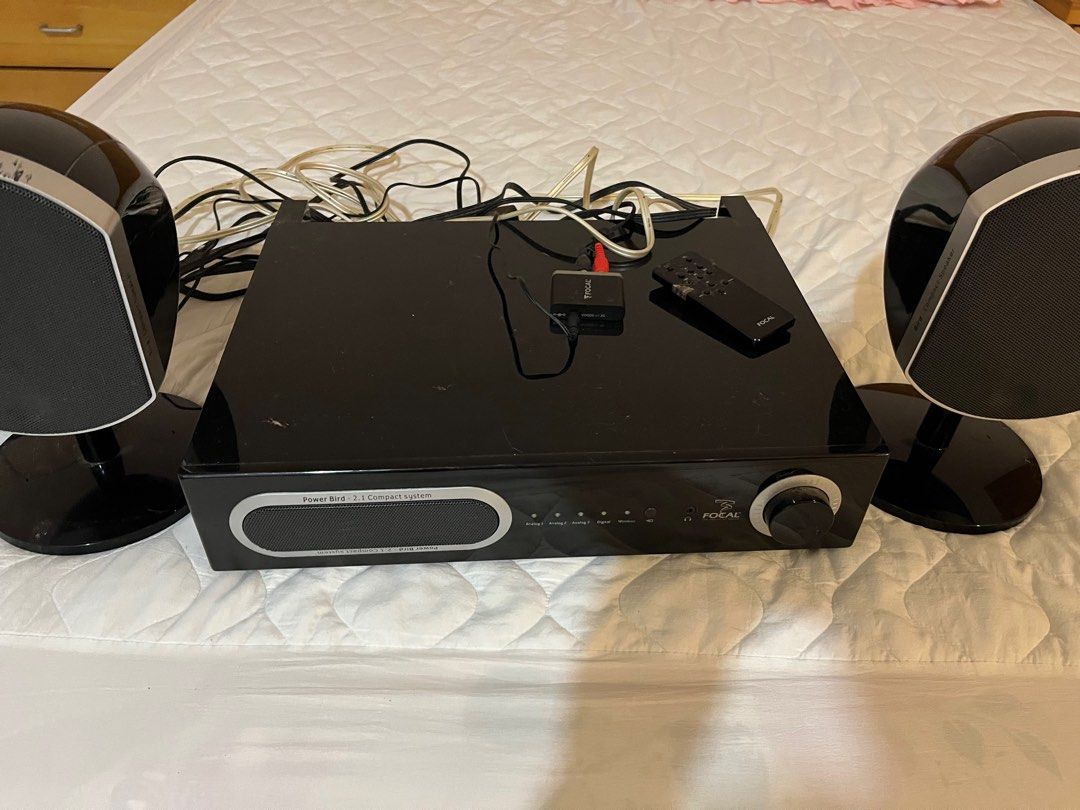由 eric21net14895 (刊登 ID 1373744074，圖片 1) 提交，位於 新北市 (New Taipei) 的 FOCAL Power Bird + Little Bird 擴大機內建重低音 (類別：Soundbar、揚聲器、藍牙喇叭、耳擴)，說明：FOCAL Power Bird + Little Bird 擴大機內建重低音 送FOCAL 藍芽連接器 其中一個喇叭有刮傷 如圖 介意者勿買 謝謝。