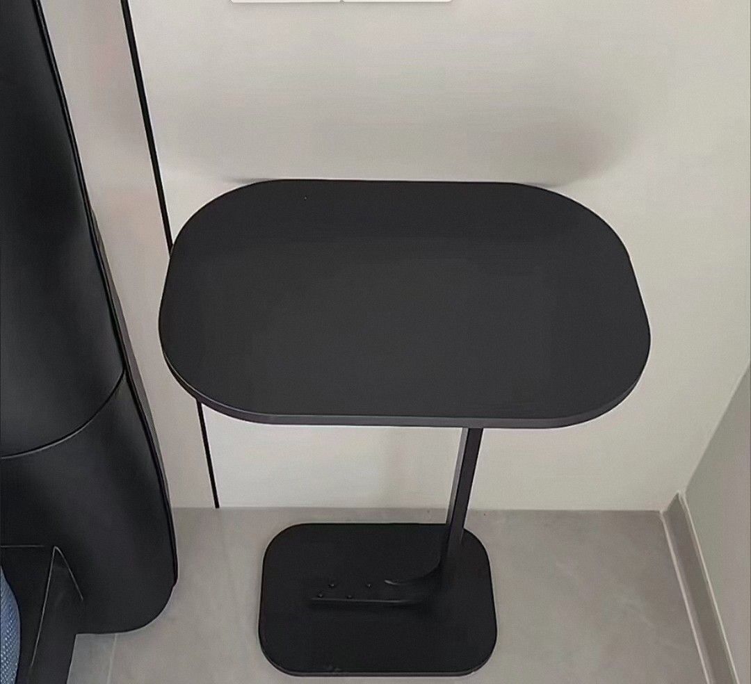 Foldable Table (Category: Tables & Sets) located in Singapore. Submitted by thomasguti54951 (Listing ID 1373728664, Image 1). Description: .
