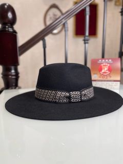 （分類：）位於 。 由 chatyuen_showroomluxury 提交（商品編號 1373656034，圖片 1）。簡介： 。