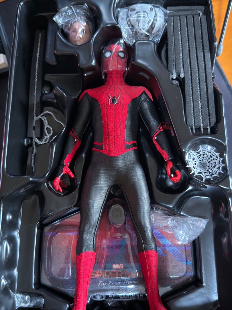 Hot Toys Spider-Man Upgraded Suit Far from home (Category: Garage sale) located in Singapore. Submitted by randerson0816 (Listing ID 1373649688, Image 2). Description: Displayed in moducase Still in good condition Minor material wearing on the unmasked mask.