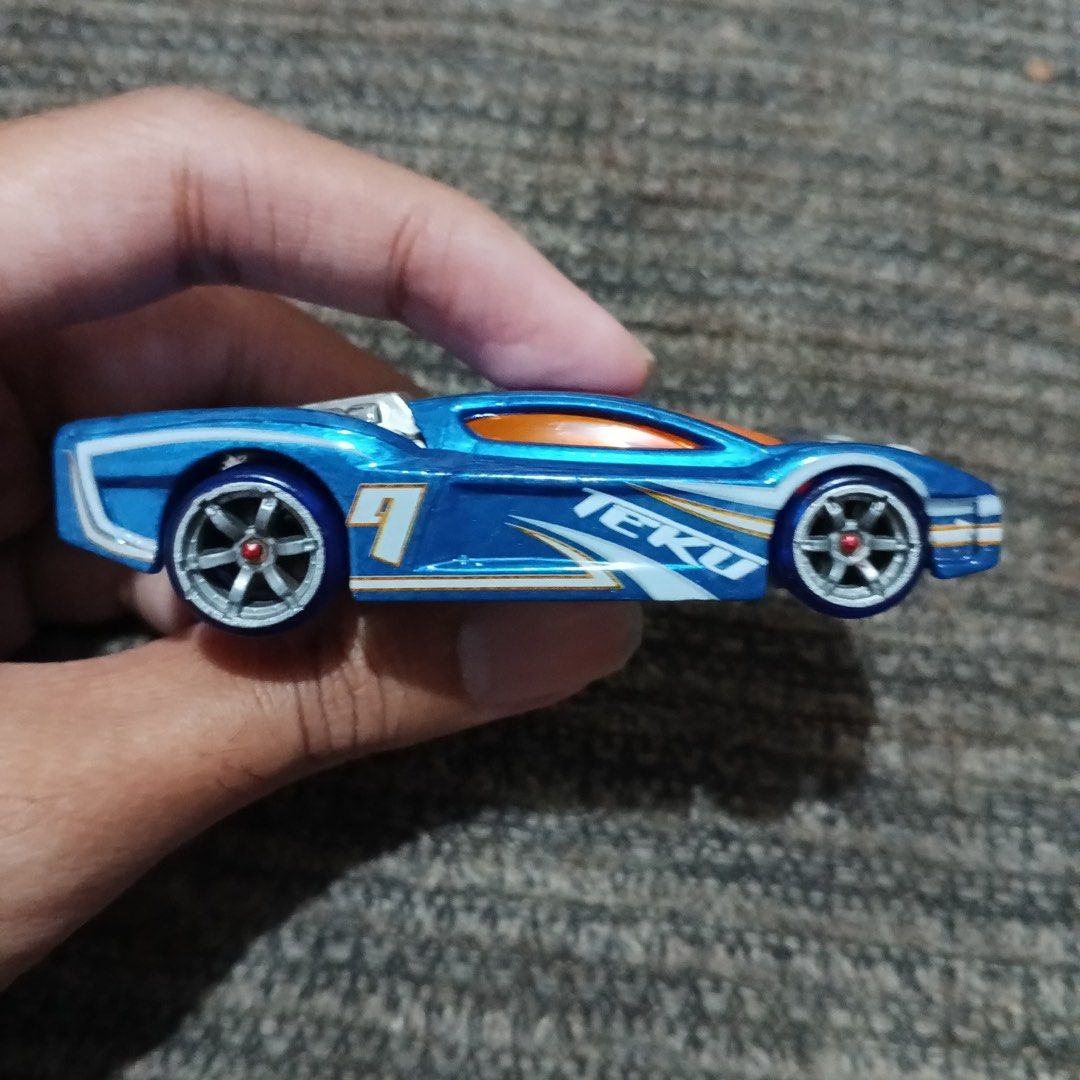 Hot Wheels Accelarcers Reverb, Hobbies & Toys, Toys & Games on Carousell