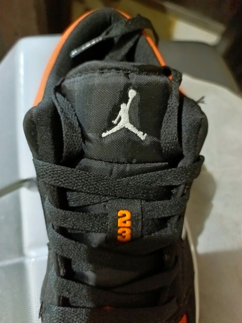 j1 low size 39 euro (Category: Sneakers) located in Manila. Submitted by 29chi (Listing ID 1373681310, Image 3). Description: ptp admin selling j1 low shattered backboard size euro 39 24.5 cm rfs malaki sa pamangkin ko galing sa japan,sell nlng walang gagamit thank u admin pm for inquiries.