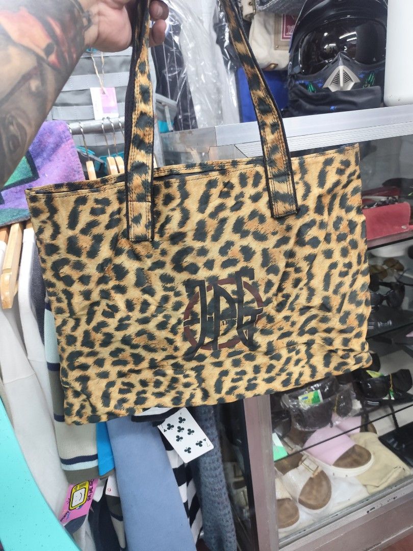 Jean paul gautlier (Category: Luxury Bags & Wallets) located in Navotas City. Submitted by mistej (Listing ID 1373697198, Image 1). Description: vintage leaopard tote bag authentic guaranteed jpg.