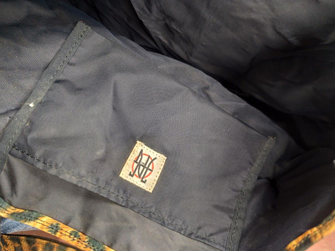 Jean paul gautlier (Category: Luxury Bags & Wallets) located in Navotas City. Submitted by mistej (Listing ID 1373697198, Image 3). Description: vintage leaopard tote bag authentic guaranteed jpg.