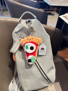 (Category: ) located in . Submitted by bagclosets (Listing ID 1373709152, Image 1). Description: .