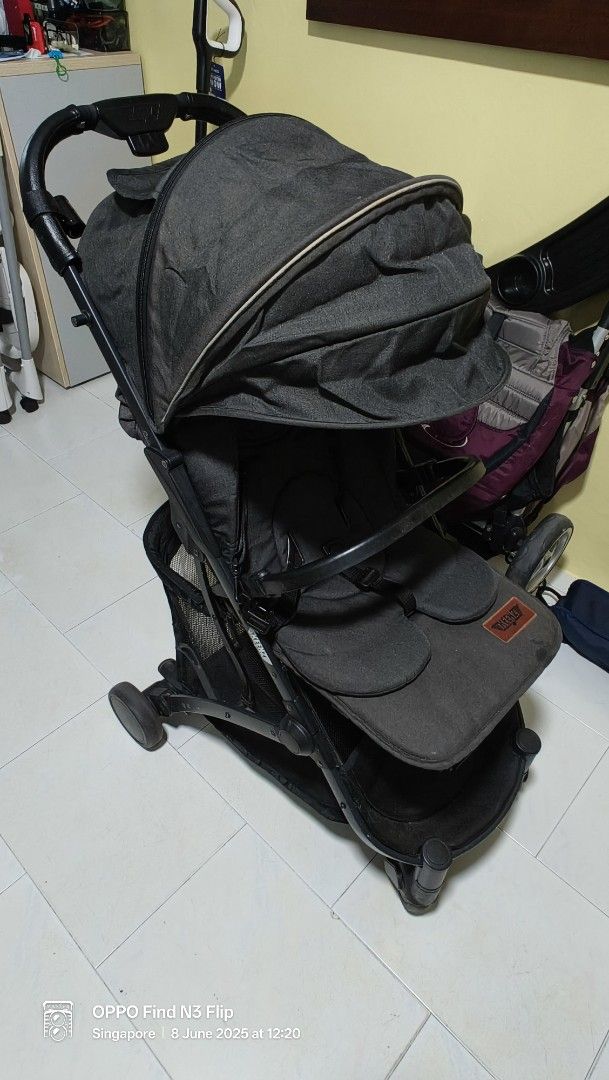Keenz Stroller (Category: Strollers) located in Singapore. Submitted by isellibuyyousellyoubuy (Listing ID 1373604869, Image 1). Description: no Major defects. used to and fro to IFC till childcare..