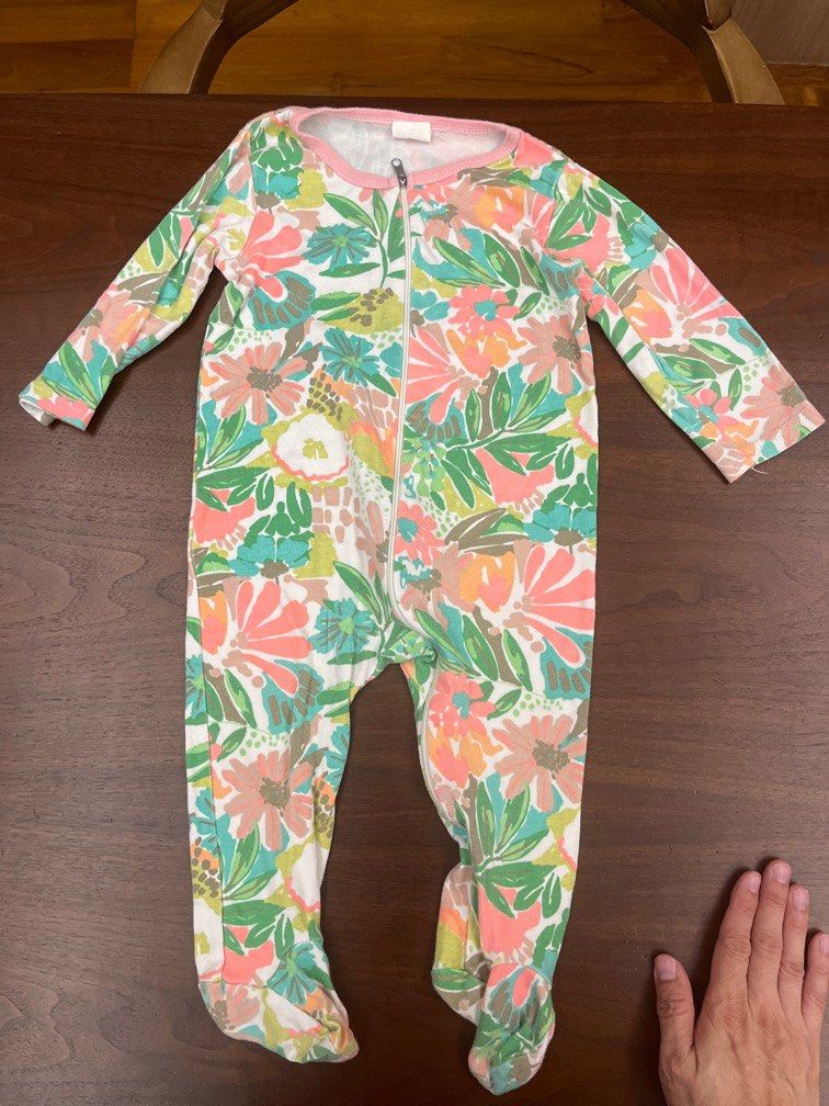Les Chatounets 18M sleep suit (Category: Babies & Kids Fashion) located in Singapore. Submitted by joyfulnoises (Listing ID 1373697810, Image 1). Description: Les Chatounets 18M sleep suit Beautiful Flora set .