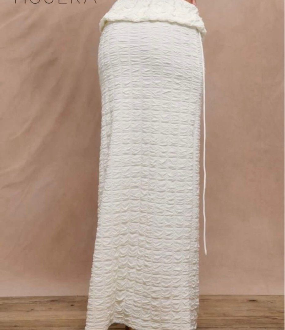 MUSERA Textured Folded Maxi Skirt (Category: Skirts) located in Dinalupihan. Submitted by 6ickomode (Listing ID 1373670594, Image 2). Description: rfs: too long on me.