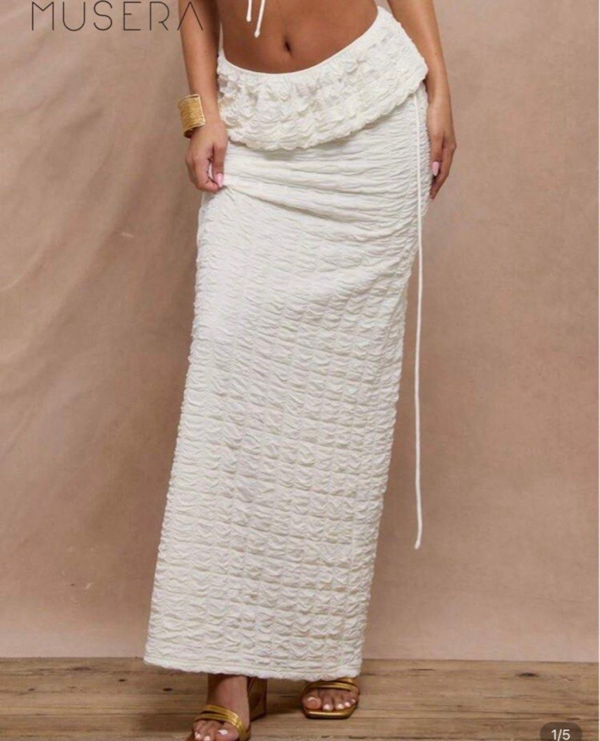 MUSERA Textured Folded Maxi Skirt (Category: Skirts) located in Dinalupihan. Submitted by 6ickomode (Listing ID 1373670594, Image 1). Description: rfs: too long on me.