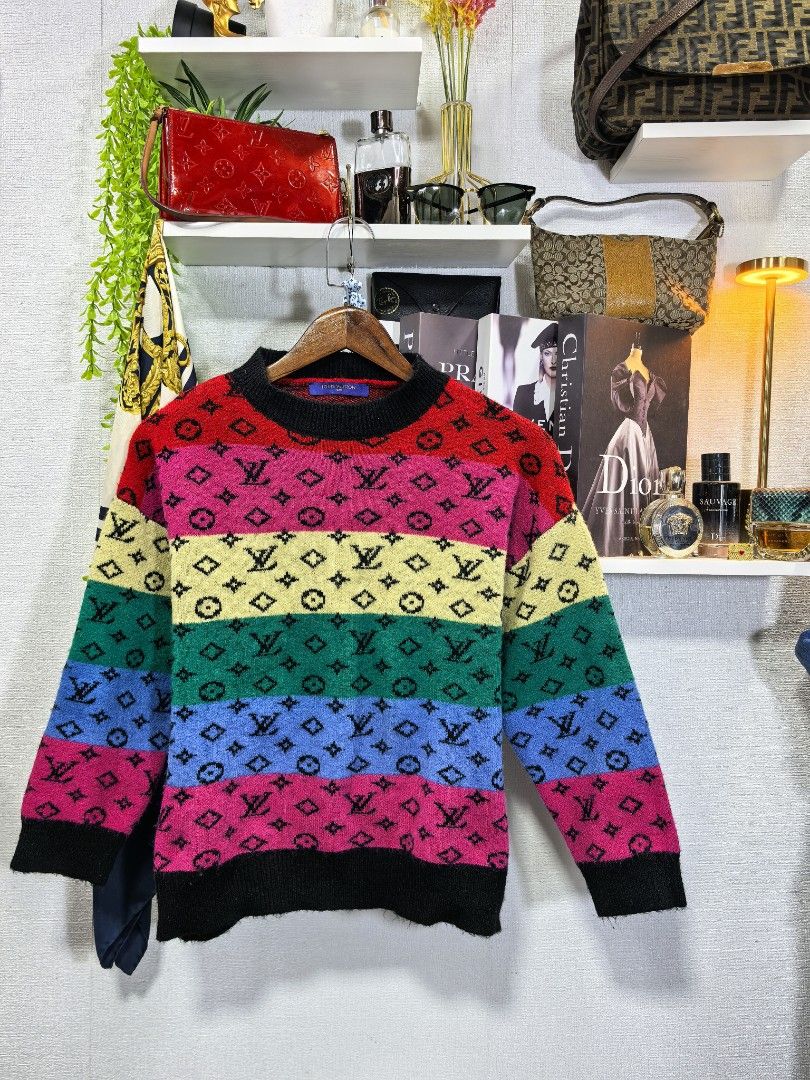 Louis Vuitton monogam knitted (Category: Luxury Apparel) located in Baguio. Submitted by ashzachary (Listing ID 1373694933, Image 2). Description: Louis Vuitton monogam Knitted / nitted Condition :Excellent condition Color rate 10/10 Size :small semi Medium Inches:W20. 5/L22 No issues Super ganda sa personal Pm. More details Good quality Plsss 📌No Bogus 📌No return MOP What you see is what you get PALAWAN, CEBUNA GCASH AND BDO Reminder😊 We're s