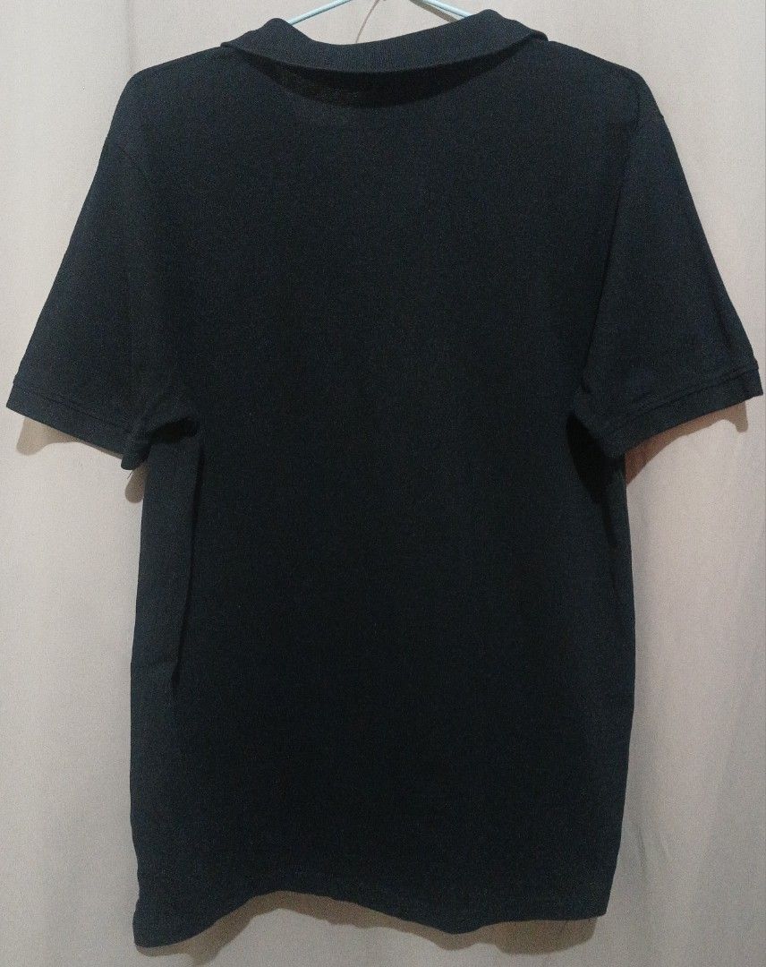 MAX Men's Black Collared Short Sleeved Shirt (Category: Tshirts & Polo Shirts ) located in Tarlac. Submitted by animerika565 (Listing ID 1373636506, Image 2). Description: RFS: Decluttering & its not my size anymore, not ukay bought from Dubai size on tag : S H : 27 inches W from the front : 19 inches Shoulders : 19 inches Sleeves: 8 inches MOP: Gcash delivery: J&T.