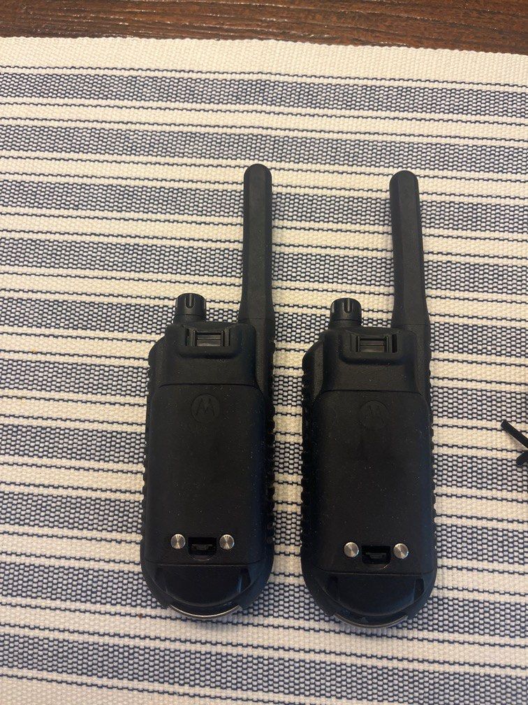 Motorola Walkie talkie (Category: Walkie-Talkie) located in Singapore. Submitted by wisetooth8 (Listing ID 1373610364, Image 2). Description: Fire sale - Motorola TLKR-T7(pair) Lightly used, in good condition. Clearing of stuff to move to a smaller place. Selling AS IS. .