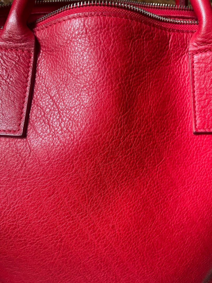 Mulberry Bag from Thailand Leather (Category: Cross-body Bags) located in Quezon City. Submitted by happibruce (Listing ID 1373581876, Image 3). Description: Bought in Thailand Leather Bag.