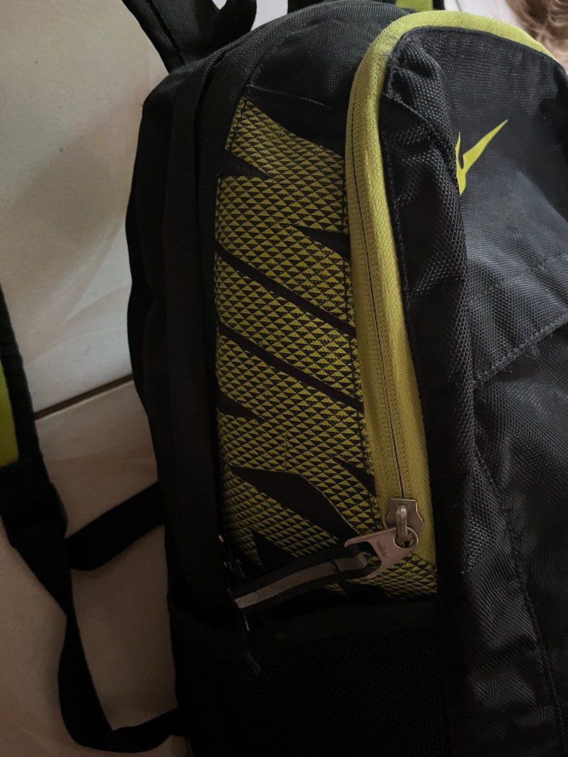 nike Backpack (Category: Backpacks) located in Murcia. Submitted by kenwoooo.bcd (Listing ID 1373631062, Image 3). Description: Pang School Bag nyo poo Nike Backpack (See pics for details) Pm if interested 📥 ₱580 only.
