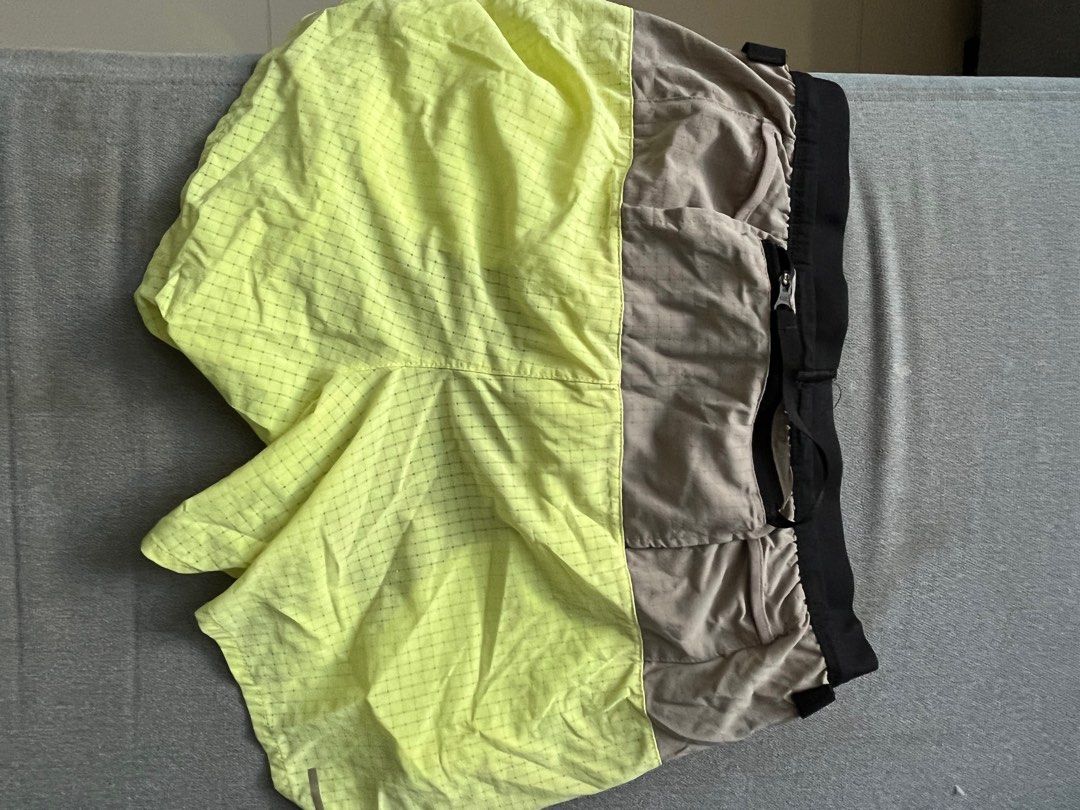 Nike Trail Shorts (Category: Activewear) located in Quezon City. Submitted by marvelkid28 (Listing ID 1373640827, Image 3). Description: Nike Trail shorts Small Used but still in very good condition.