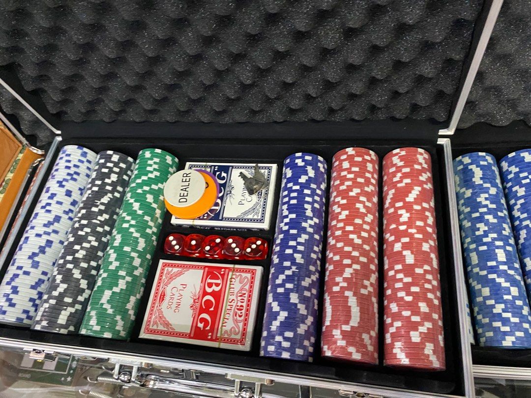 poker set 300 chips (Category: Board Games & Puzzles) located in Las Pinas. Submitted by andreadomingo2518 (Listing ID 1373593309, Image 1). Description: .