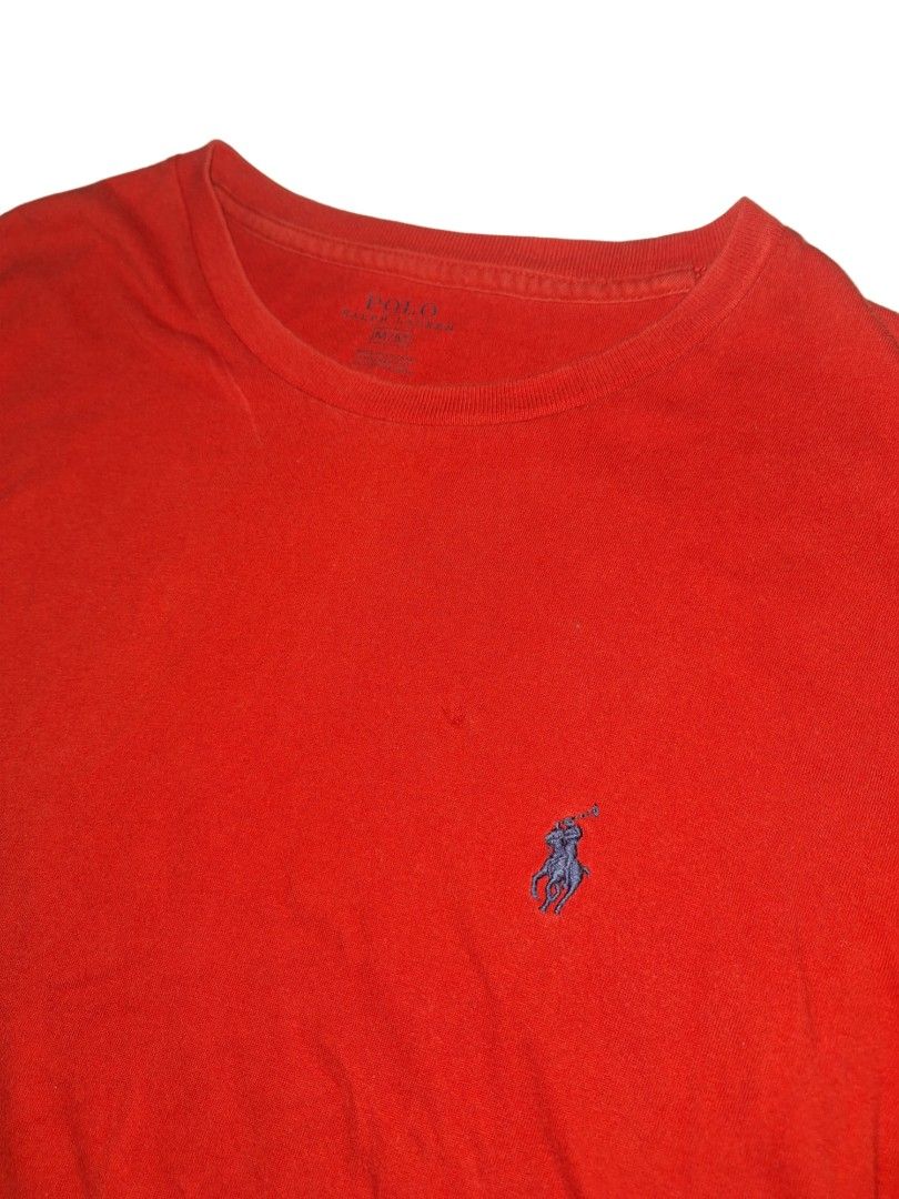 Polo Ralph Lauren Shirt (Category: Tshirts & Polo Shirts ) located in Manapla. Submitted by drip.thrift (Listing ID 1373689510, Image 2). Description: Medium on tag Issue: Hole see last picture.