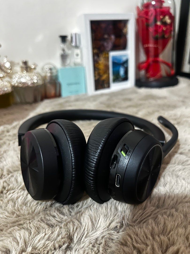Poly Voyager 4320 Headphone (Category: Headphones & Headsets) located in San Fernando. Submitted by wardrobe_sync (Listing ID 1373725010, Image 3). Description: .