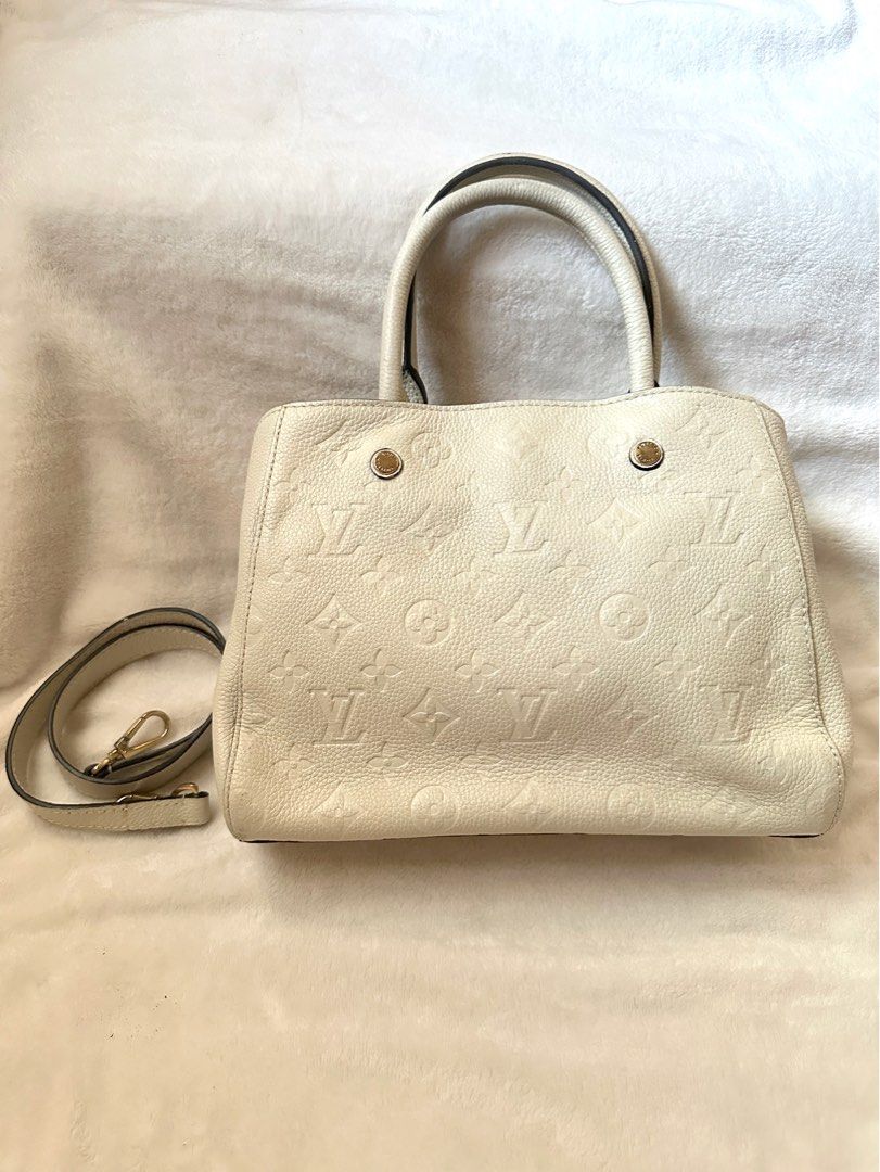 Preloved Bag from Ukay (Category: Luxury Bags & Wallets) located in Bangar. Submitted by zel_things (Listing ID 1373637383, Image 1). Description: Bought from Fb Page: Thrifty Branded Bags Ukay Ukay Shop for ₱4700. Since sourced from ukay po eto, please manage your expectations 😊. Approximately 10in x 7.5in x 4.5in.