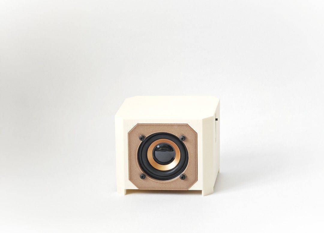 Project STEAMPHONY (EXPERIMENTAL PROTOTYPE) （分類：Soundbar、揚聲器、藍牙喇叭、耳擴）位於 Hong Kong。 由 dua_hk 提交（商品編號 1373666087，圖片 2）。簡介： Project STEAMPHONY Experimental Model 2 inch speaker Bluetooth 5.0 mode (SBC) Mono audio, Stereo available 2000mah Sodium ion battery powered Type-C charge Changeable bass booster box design STEAMPHONY 實驗測試機 藍牙音箱 兩英吋喇叭單體 單聲道，雙芯片連接情況下可呈現立體聲 可更換低音音箱設計 新式鈉離子電池電路系統。