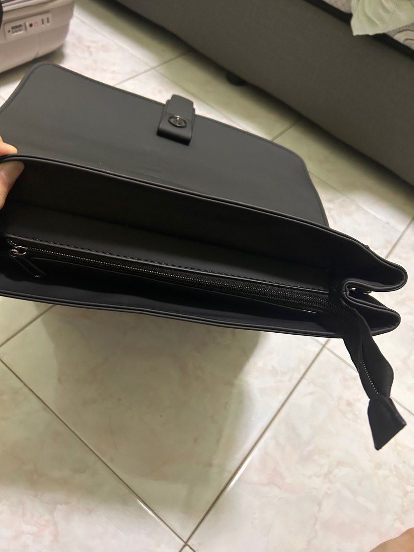Quality backpack (Category: Backpacks) located in Kuala Lumpur. Submitted by leexiisha95041 (Listing ID 1373737212, Image 3). Description: Want to sell because don’t like it .