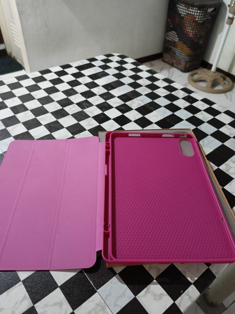 REDMI PAD PRO CASE AND STYLUS PEN (Category: Cases & Sleeves) located in Manila. Submitted by kopi0206 (Listing ID 1373630567, Image 2). Description: REDMI PAD PRO CASE AND STYLUS PEN BUNDLE ORIG PRICE OF THE CASE IS 1700 AND ORIG PRICE OF THE STYLUS PEN IS 1799. NOW, IT IS ONLY 3000 PESOS TAKE ALL NA. BAGONG BILI LANG FROM MALL 2 DAYS AGO NO ISSUE AT ALL NO SCRATCHES PM LANG SA SURE BUYER.