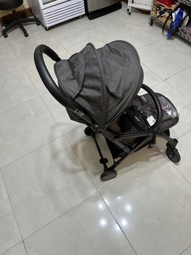 RYAN LEO COMPACT STROLLER BRAND NEW (Category: Strollers) located in Rizal. Submitted by matthewho6136 (Listing ID 1373681297, Image 3). Description: LEVER TYPE 3 STEP BACK RECLINE ADJUSTMENT With one touch lever, you can change its recline angle according to its needs. (from 95 up to 175 degrees) fluffy cushion of seat cover and Wide and in-depth seat designed Longer back seat length Extendable leg rest • Impact absorbing 4 wheel suspension feat