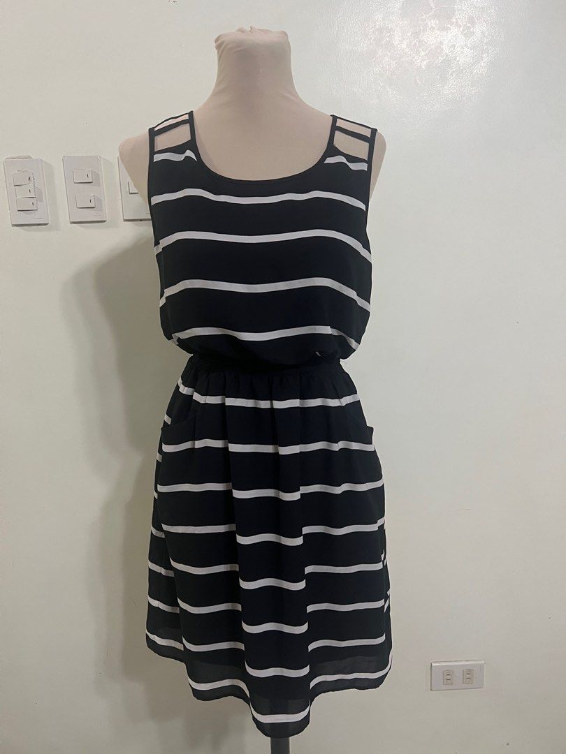 sleeveless summer dress (Category: Dresses) located in Dinalupihan. Submitted by pinkshop21 (Listing ID 1373691322, Image 1). Description: All items are preloved Please manage your expectation Bust size 36 waistline 25 - 30 garterized Lenght size 35.