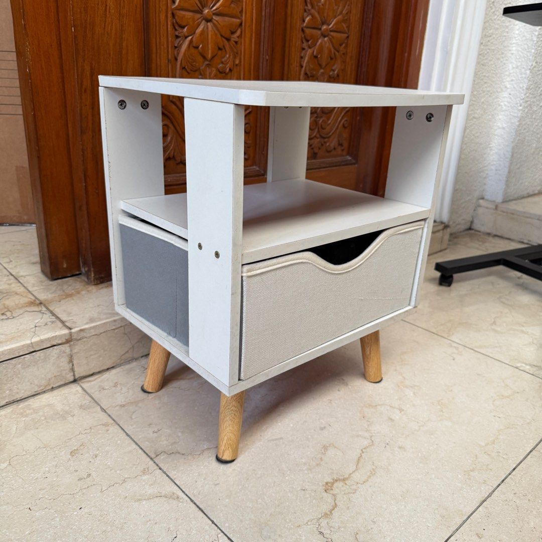 Small Side Table (Category: Tables & Sets) located in Makati City. Submitted by charlieto (Listing ID 1373704978, Image 1). Description: Pick up bf homes Tahanan Village.