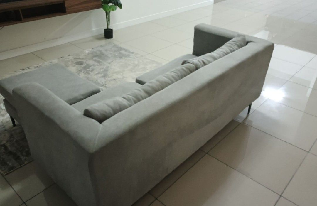 Sofas L Shape (Category: Sofas) located in Shah Alam. Submitted by nielbin (Listing ID 1373712595, Image 2). Description: Material Easy Clean Easy to wash. Have cats also don't scratch..