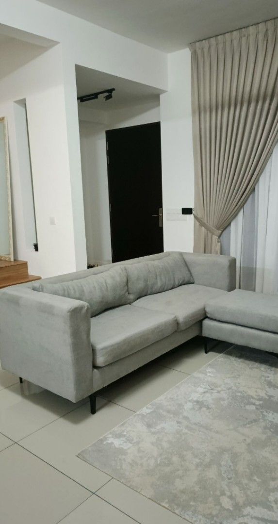 Sofas L Shape (Category: Sofas) located in Shah Alam. Submitted by nielbin (Listing ID 1373712595, Image 1). Description: Material Easy Clean Easy to wash. Have cats also don't scratch..