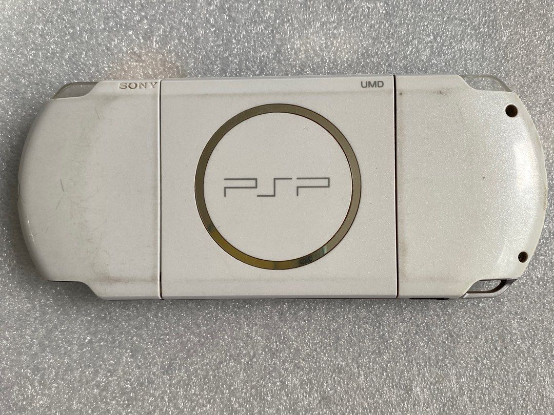 由 vicky910719 (刊登 ID 1373605155，圖片 3) 提交，位於 新北市 (New Taipei) 的 Sony PlayStation Portable PSP 3007 遊戲主機/掌機 (類別：PlayStation)，說明：Sony PlayStation Portable PSP 3007 遊戲主機/掌機 附充電線 電池可正常充電。