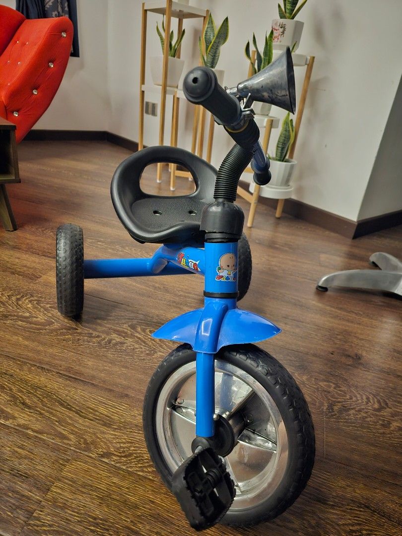 Strider (Category: Bicycles) located in Kajang. Submitted by angiebb7 (Listing ID 1373671564, Image 3). Description: STILL IN GOOD CONDITION. PARTS ARE STURDY AND WELL MAINTAINED. PM ONLY IF YOU'RE INTERESTED. TQ.