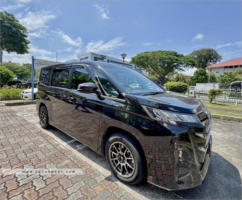 Toyota Noah Hybrid Toyota Noah Hybrid 1.8A X Auto62885347059329117