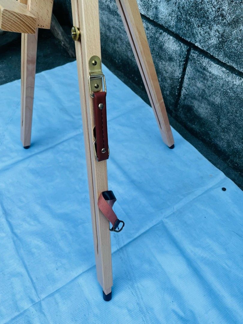 Tripod Easel (Category: Tripods & Monopods) located in Plaridel. Submitted by tonilousg (Listing ID 1373740016, Image 3). Description: Tripod Easel Remarks: 🔸 Imported Pull Out Unit 🔸 As Is 🔸 With Box 🏠 We are located at: Plaridel, Bulacan 🛵 Courrier: Lalamove ( Buyer arrange booking).