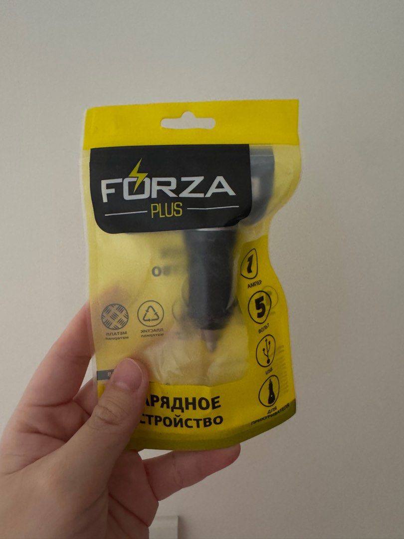 由 aivys (刊登 ID 1373578214，圖片 1) 提交，位於 台北市 (Taipei) 的 車用USB充電頭 (類別：汽機車零配件)，說明：。