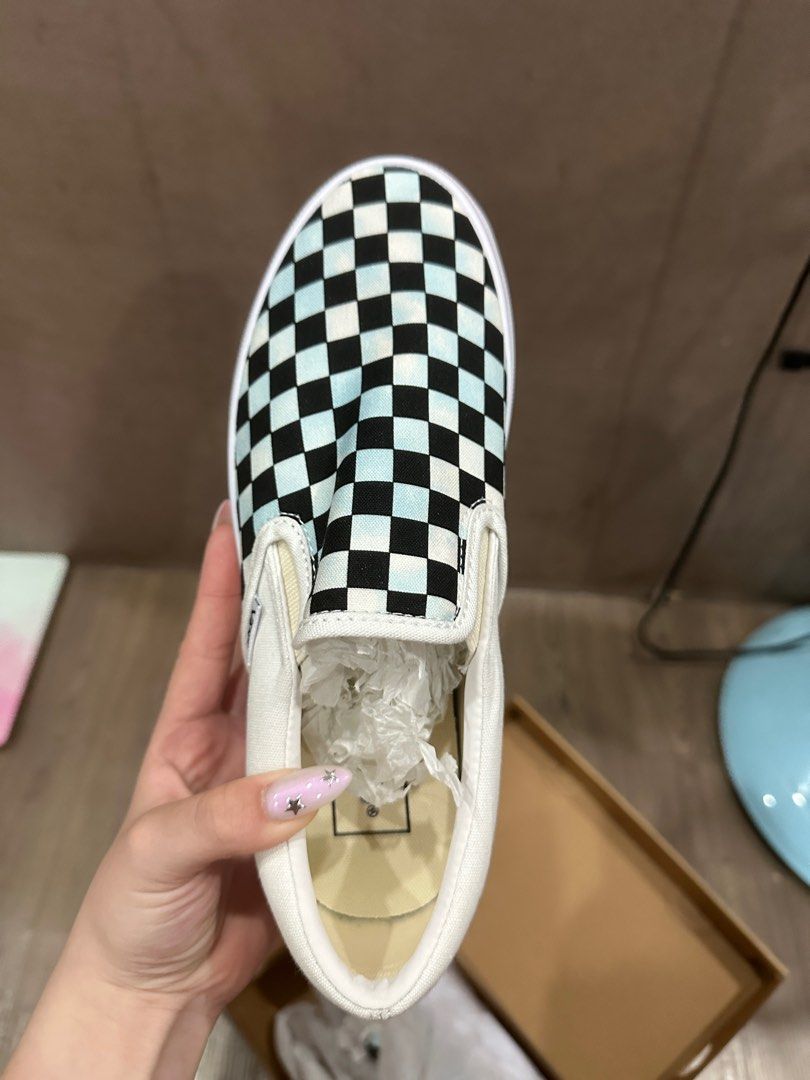 由 caiying91739175 (刊登 ID 1373713285，圖片 3) 提交，位於 台北市 (Taipei) 的 VANS黑白棋盤格 (類別：溜冰鞋，滑輪鞋和滑板車)，說明：原價1980 尺寸24.5 1500含運。