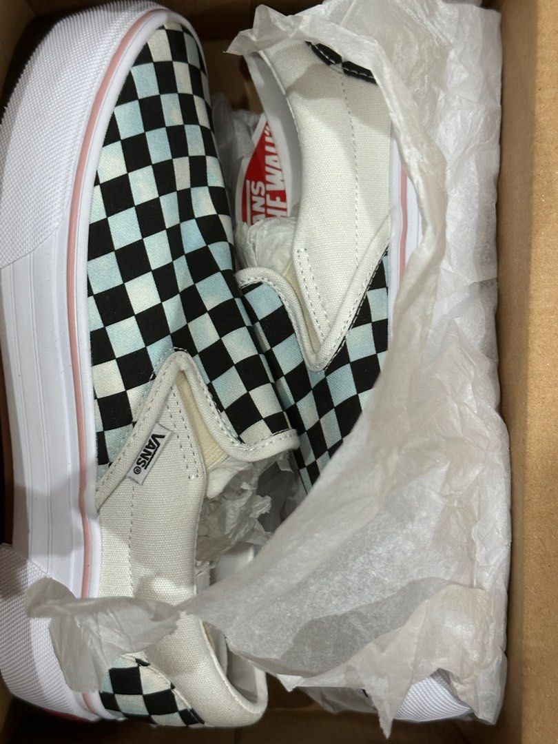 由 caiying91739175 (刊登 ID 1373713285，圖片 1) 提交，位於 台北市 (Taipei) 的 VANS黑白棋盤格 (類別：溜冰鞋，滑輪鞋和滑板車)，說明：原價1980 尺寸24.5 1500含運。