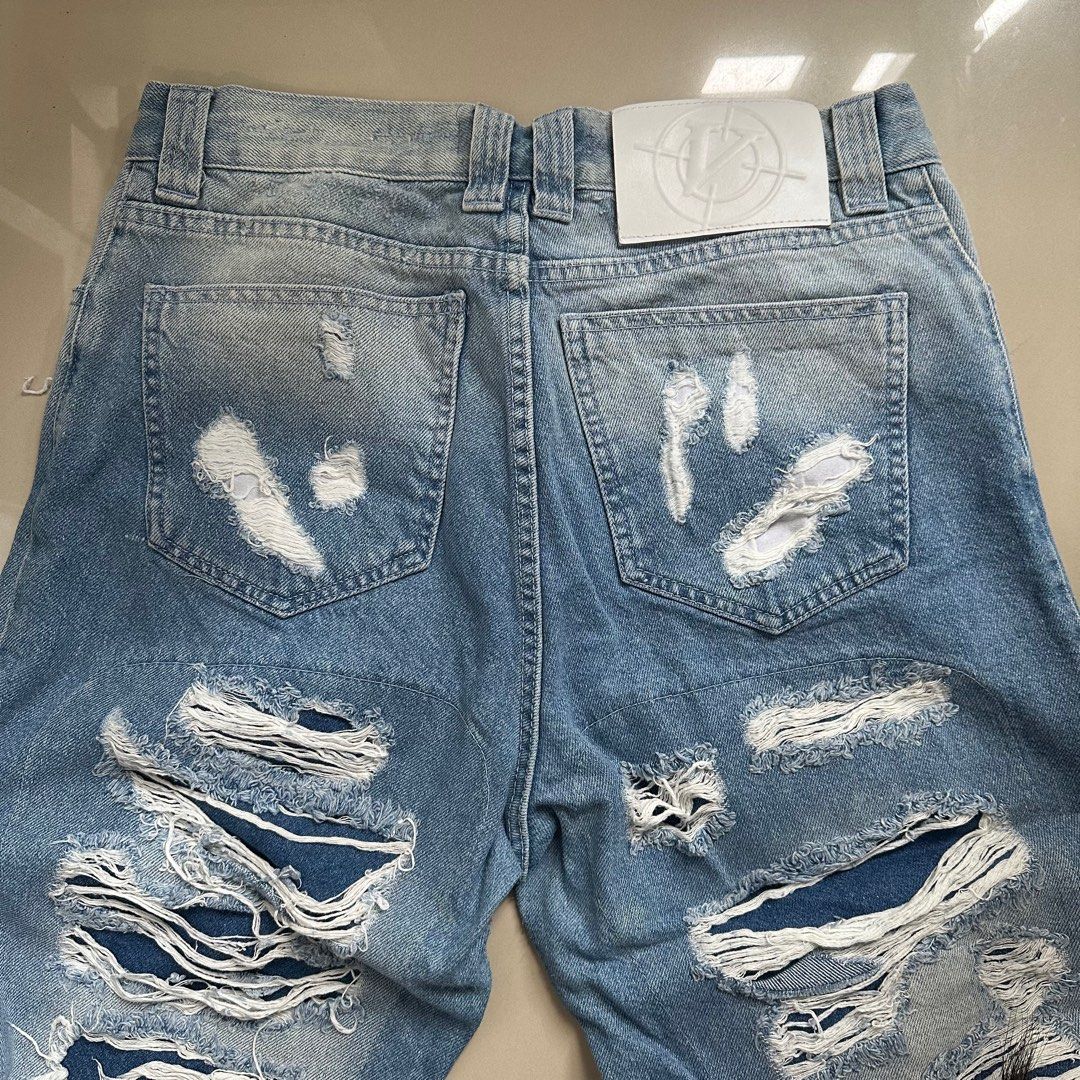 VICINITY double layered distressed denim baggy jeans (Category: Jeans) located in Dasmarinas. Submitted by mochie. (Listing ID 1373630710, Image 2). Description: RARE VICINITY JEANS Worn a few times as shown in the photos Light signs of wear on the heel of the jeans Otherwise in amazing shape Baggy fit Waist 30.