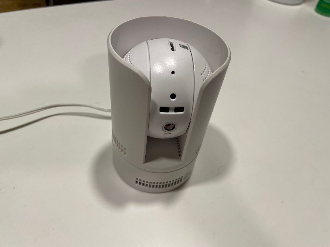 Vida camera (Category: Video Cameras) located in Singapore. Submitted by rugbyperfect (Listing ID 1373587566, Image 3). Description: Requires 5Ghz wifi connection. Had to sell as current wifi connection is 2.4ghz. Opened to try but not used . Can meet at cbd or west or angmokio/ yiochukang area..