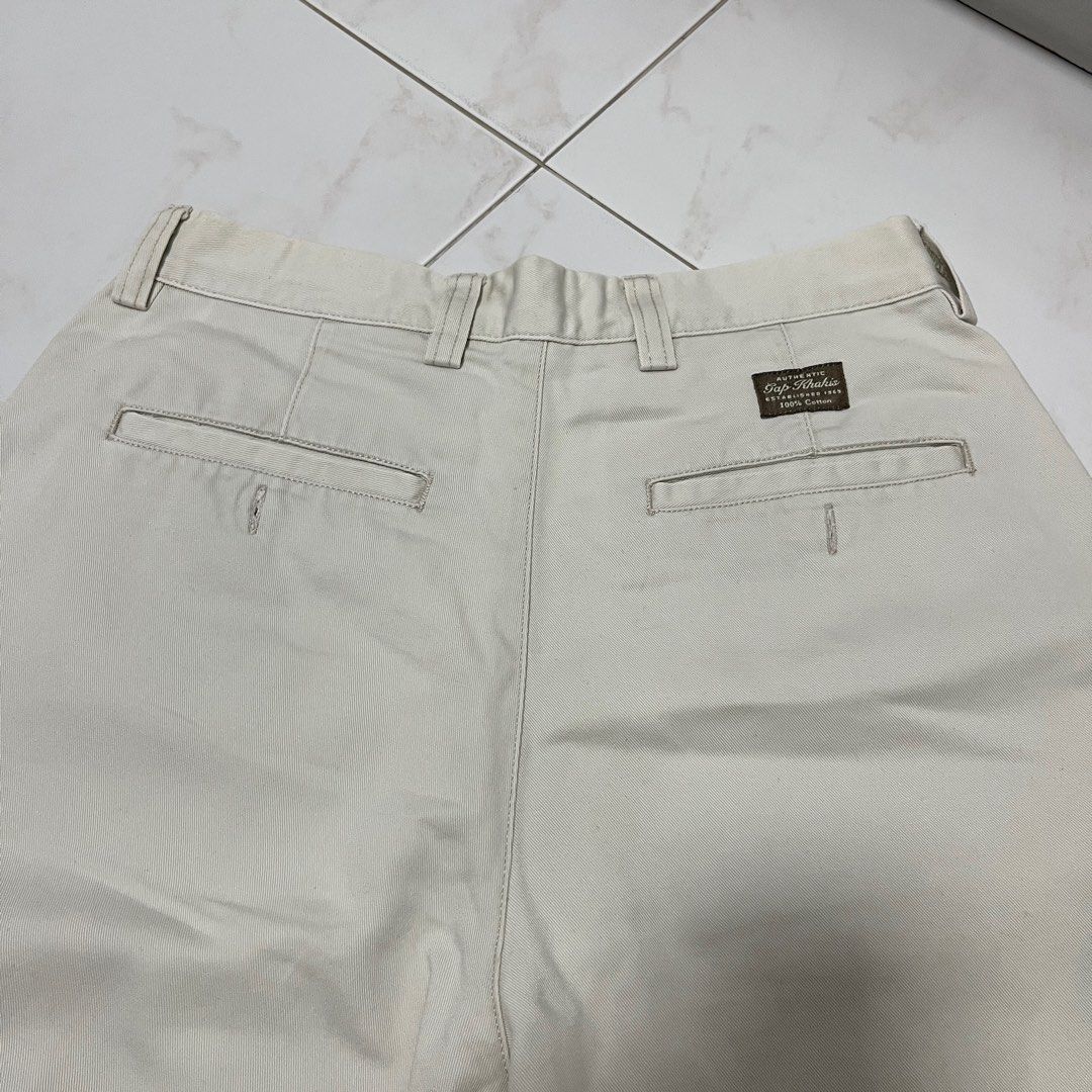 Vintage GAP Cream Pleated front pants (Category: Trousers) located in Singapore. Submitted by comfyclub (Listing ID 1373704142, Image 3). Description: • Unisex item • Measurements: - Waist: 27” - Length: 40” - Inseam: 29.5” • take note that the bottom cuffs are sewn in, so it’ll look like your pants are folded • no tears or holes, but some slight yellowing here and there 📦 FREE MAILING with tracking number 🧍 meetups only at my convi / extra cha