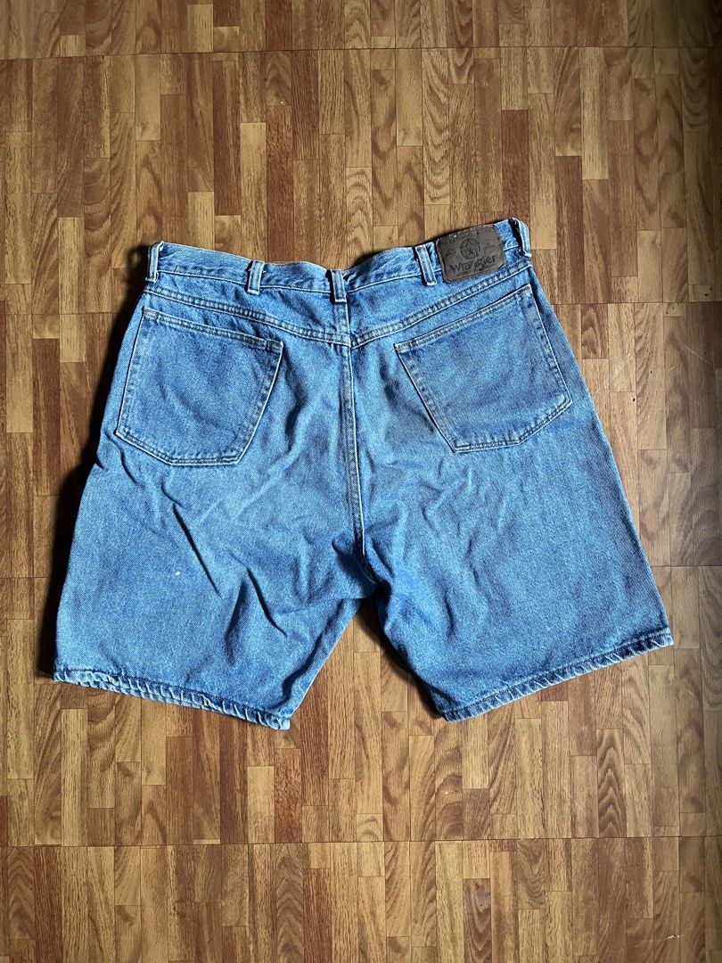 Wrangler Jorts (Category: Shorts) located in Quezon City. Submitted by chris.secondhand (Listing ID 1373601120, Image 3). Description: W-32-34 Jorts Fits wide lightly washed.