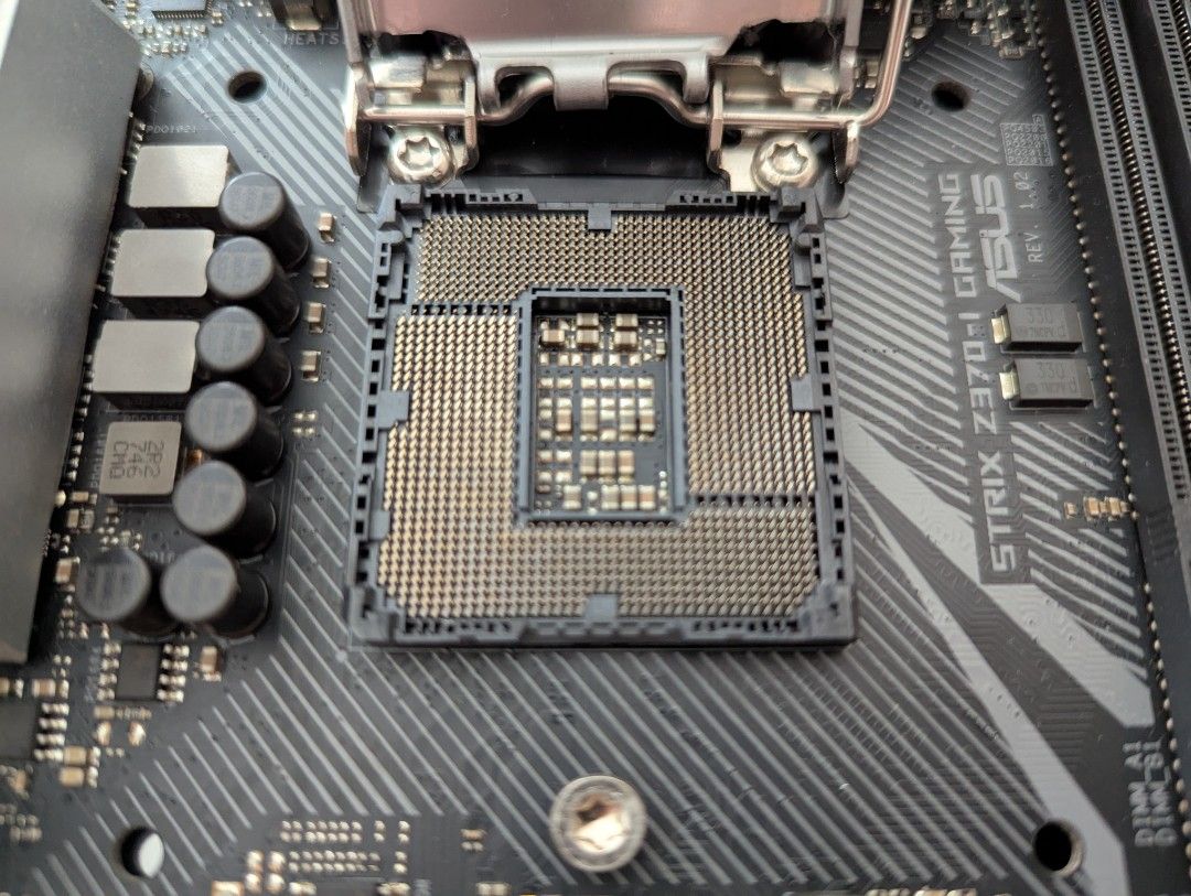 ROG STRIX Z370-I GAMING (Category: Computer Parts) located in Singapore. Submitted by 2_chance (Listing ID 1373588032, Image 2). Description: Personal computer components in good, tested condition from a hobbyist. Open to reasonable offers from serious buyers, but no rush to sell. .