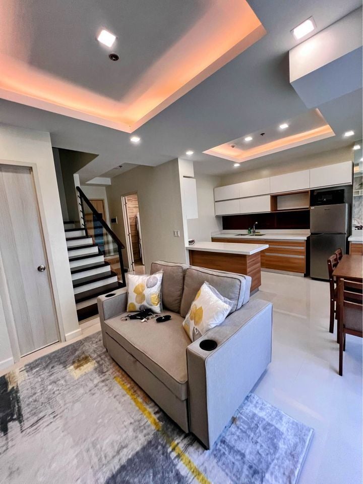 Minimalist Apartment Design Ideas for a Clutter-Free Home - Textured Apartment Decor With Minimal Clutter And Penthouse View