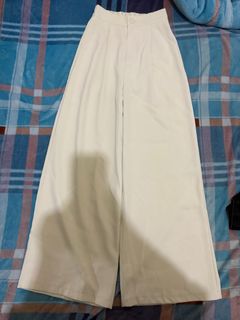 由 wenwens_wardrobe (刊登 ID 1373941354，圖片 1) 提交，位於 的 (類別：)，說明：。