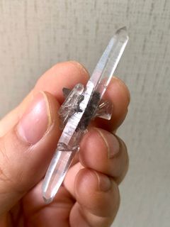 Vitreous Double-Terminated Clear Quartz Graphite Crystal Raw Stone with Akashic Lines Rainbow Light Vitreous High Energy Clear Quartz Buy 2 Get 95% Off Buy 3 Get 90% Off PT1893-42339 Jin Kou He64225406549889110