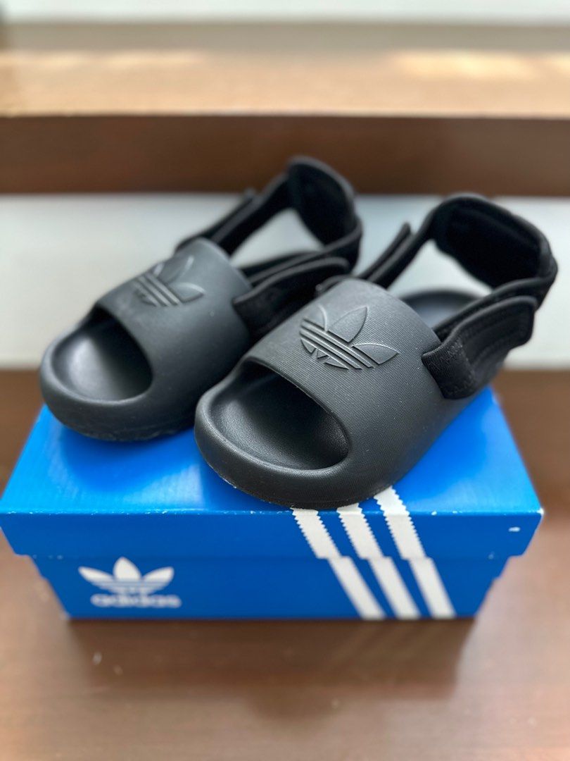 ADIFOM ADILETTE KIDS (Category: Babies & Kids Fashion) located in Bulacan. Submitted by declutteringm0m (Listing ID 1373811767, Image 1). Description: NEGOTIABLE 2800 ko po nabili i.