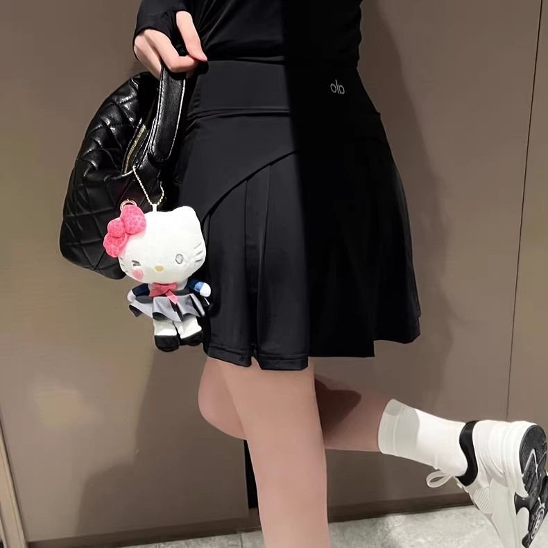 Alo Yoga suit, sun protection jacket + pleated skirt (Category: Activewear) located in Singapore. Submitted by luxe_pick_planet (Listing ID 1373856334, Image 3). Description: M/L/XL/XXL.
